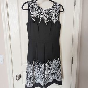 Designer size 6 Black & White Sleeveless Dress